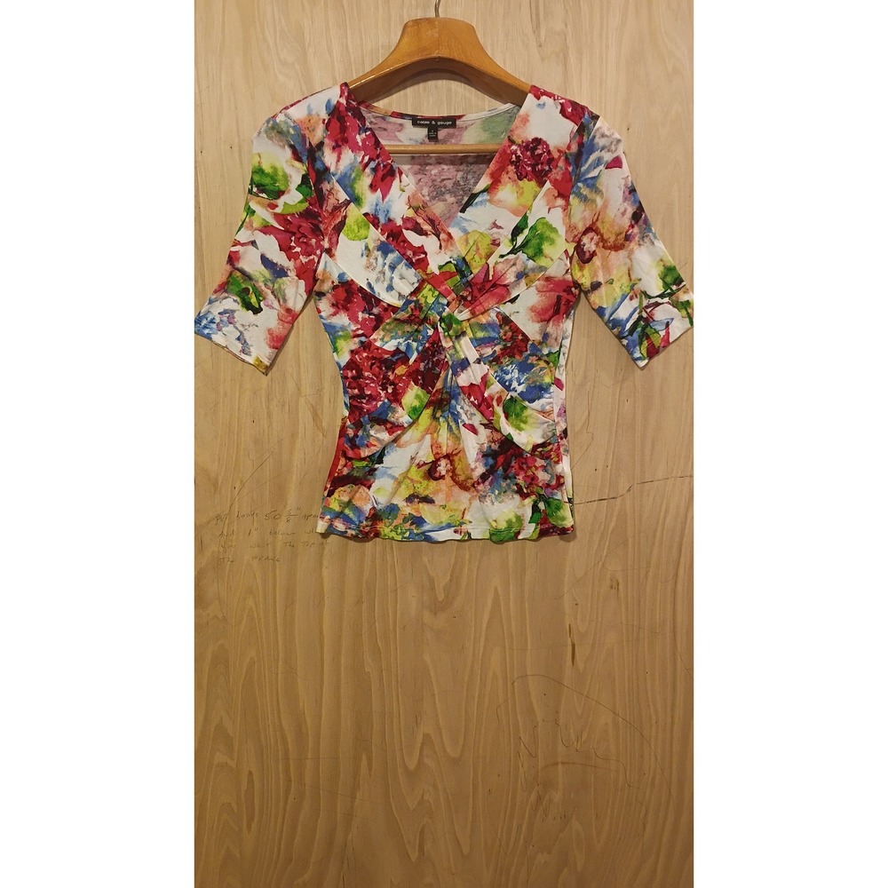 Cable & Gauge Floral Watercolor V-Neck Top Small. Colorful Maximalism, Artsy.